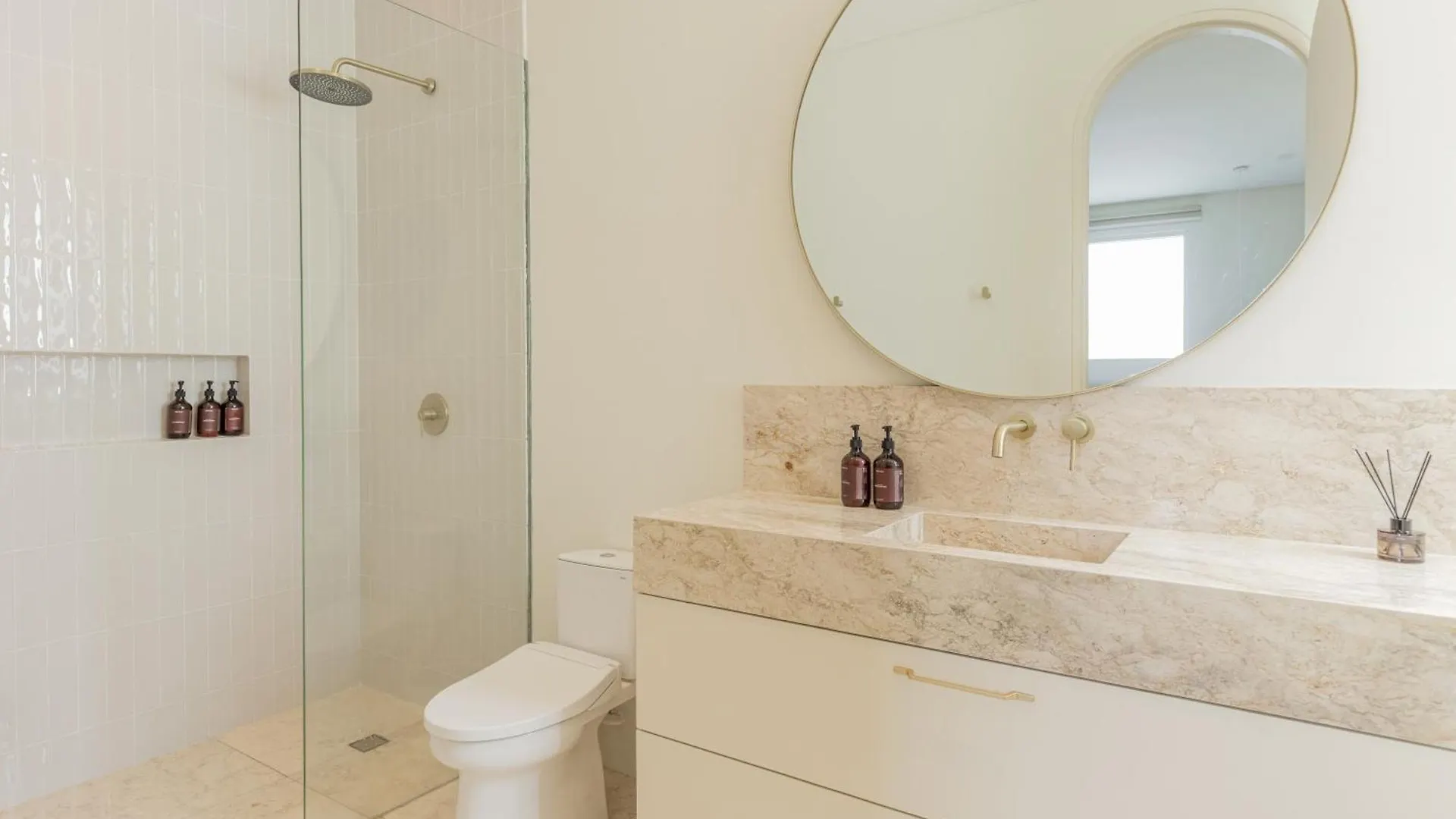The Modo Suites Pecatu  0*, Pecatu (Bali)